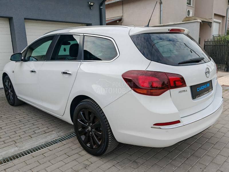 Opel Astra J 1.7CDTi/COSMO/T O P Opel Astra J 1.7CDTi/COSMO/T O P
