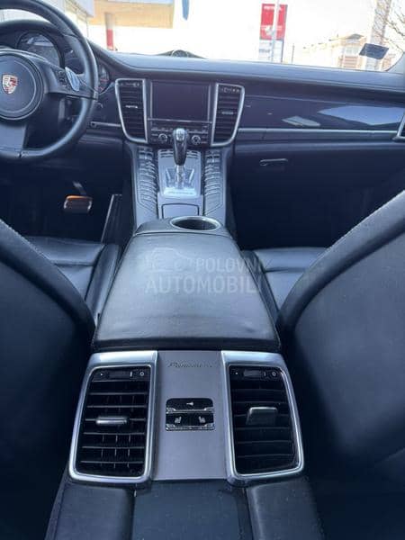 Porsche Panamera 4.8i