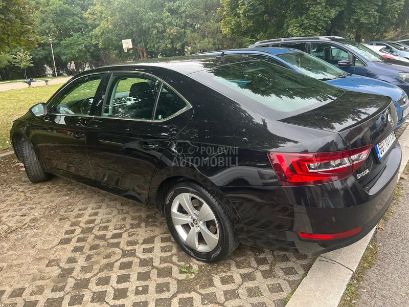 Škoda Superb 