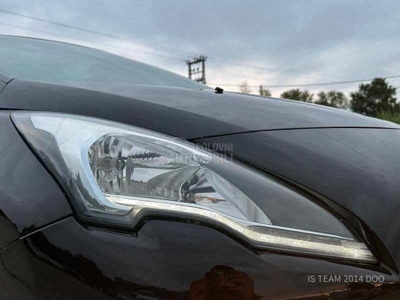 Peugeot 3008 1.6HDI ALLURE N O V Peugeot 3008 1.6HDI ALLURE N O V