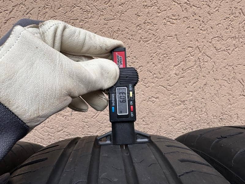 Continental 215/60 R17 Letnja