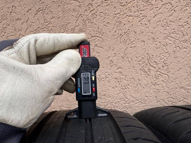 Continental 215/60 R17 Letnja