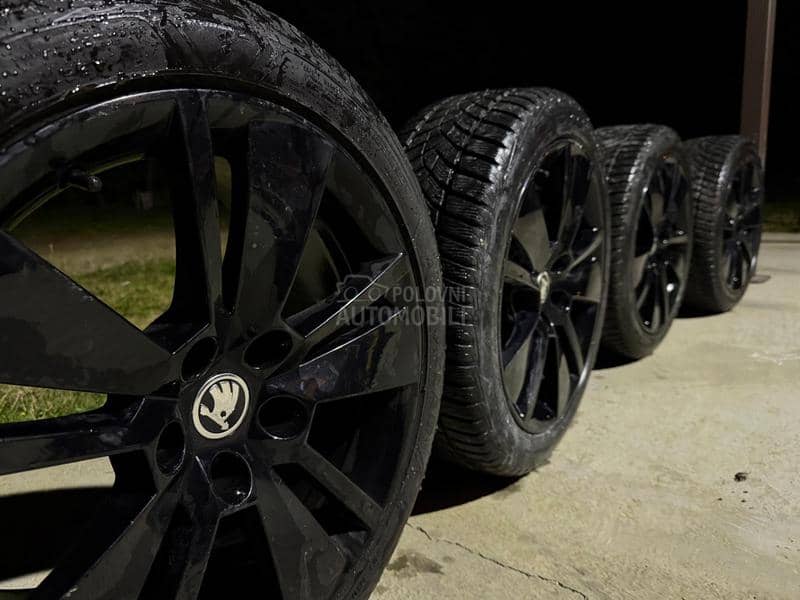 Goodyear 235/45 R18 Zimska