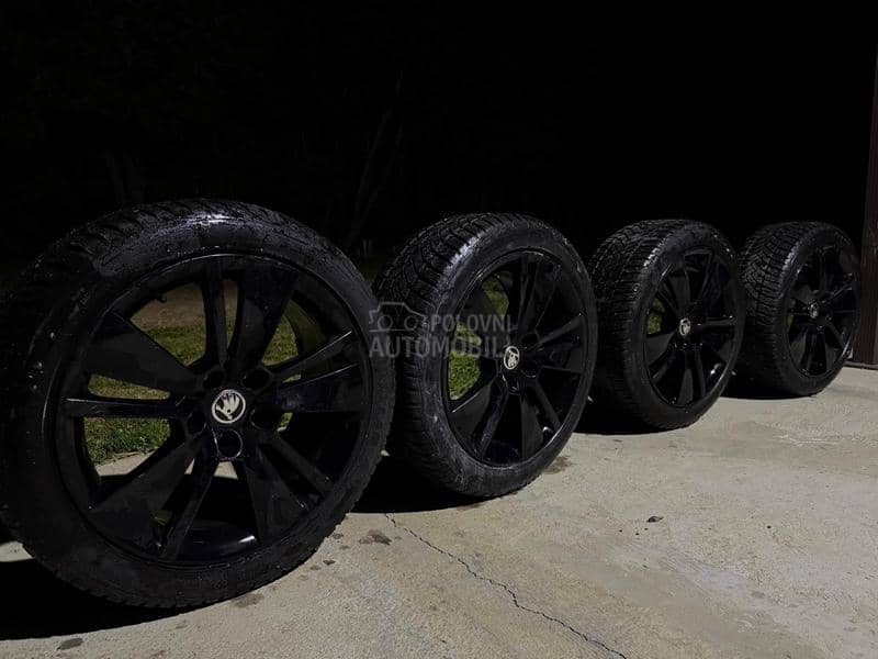 Goodyear 235/45 R18 Zimska