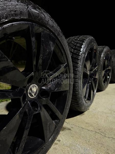 Goodyear 235/45 R18 Zimska