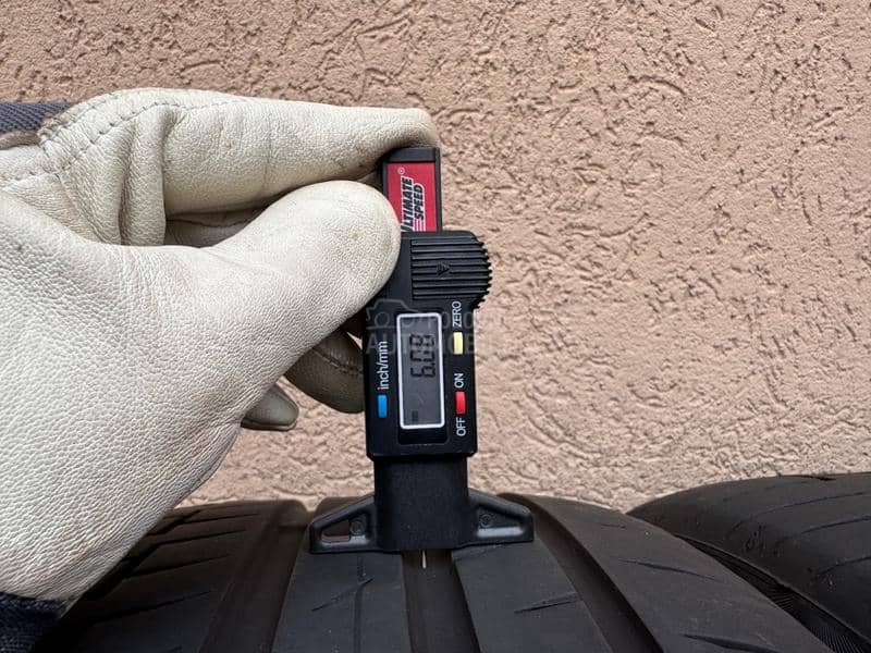 Continental 235/45 R18 Letnja