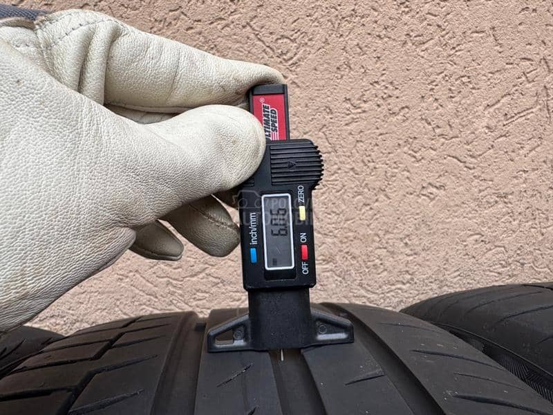 Continental 235/45 R18 Letnja