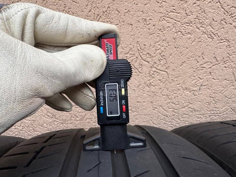 Continental 235/45 R18 Letnja