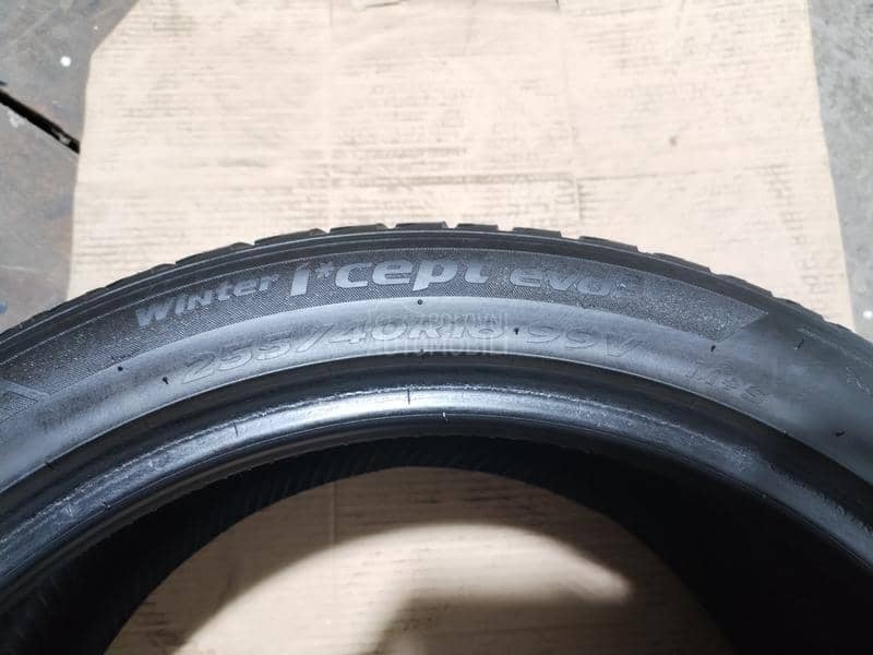 Hankook 255/40 R18 Zimska