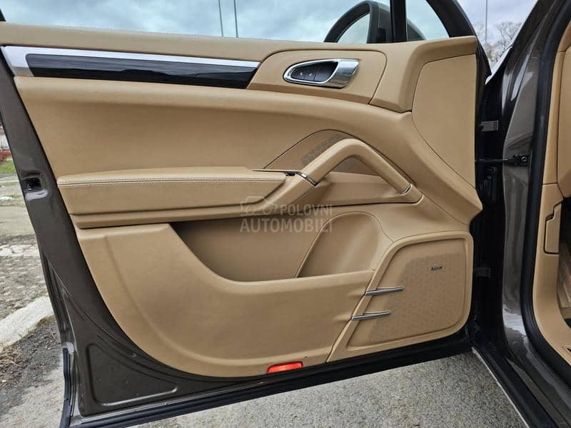 Porsche Cayenne 3.0 TD