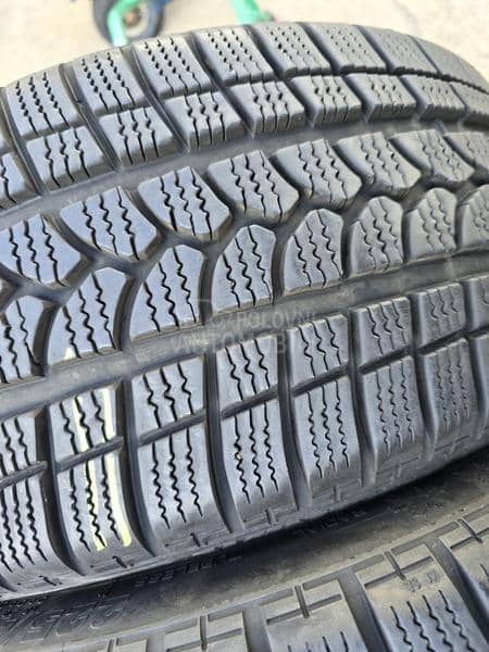 Taurus 225/40 R18 Zimska