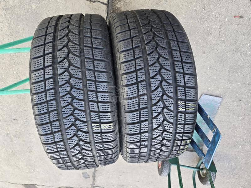 Taurus 225/40 R18 Zimska