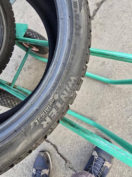 Taurus 225/40 R18 Zimska