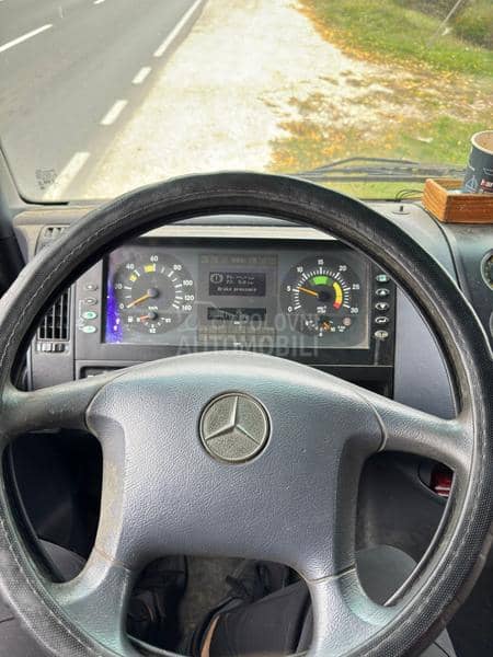 Mercedes Benz atego 818