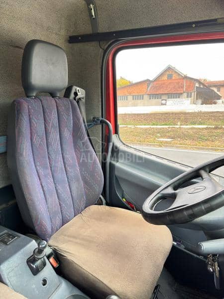 Mercedes Benz atego 818
