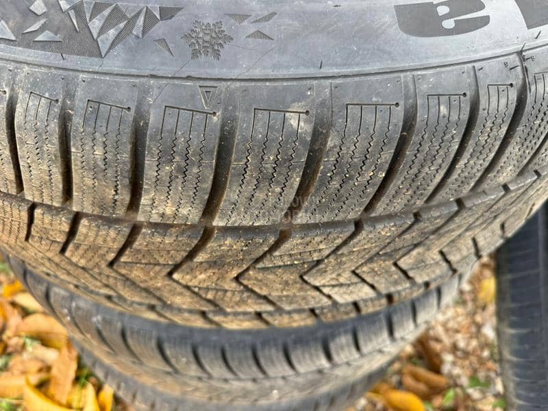 ROADTOUR 275/45 R20 Zimska