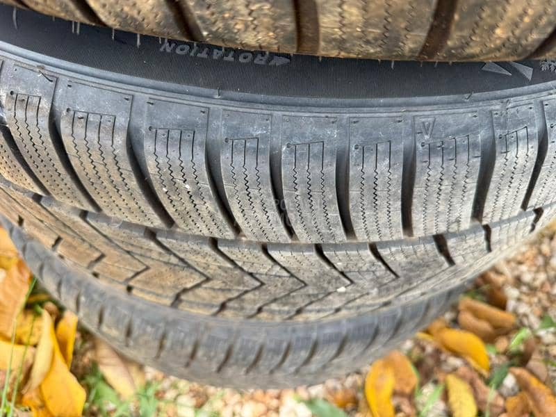 ROADTOUR 275/45 R20 Zimska