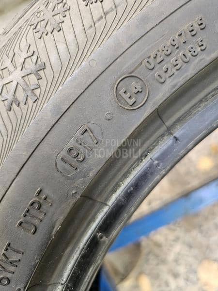 Semperit 215/60 R17 Zimska