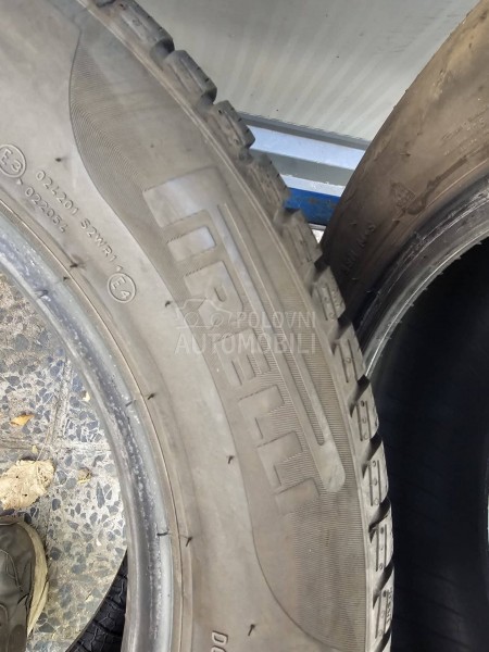 Pirelli 215/60 R16 Zimska