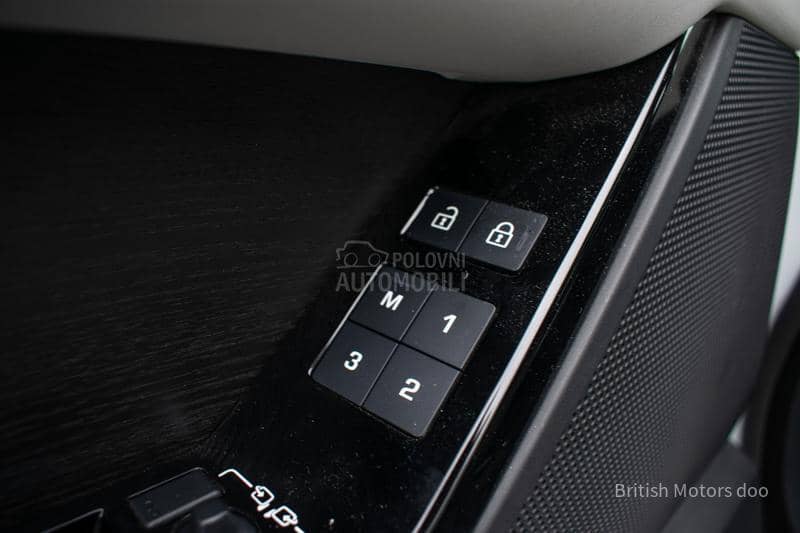 Land Rover Range Rover Velar SE D200