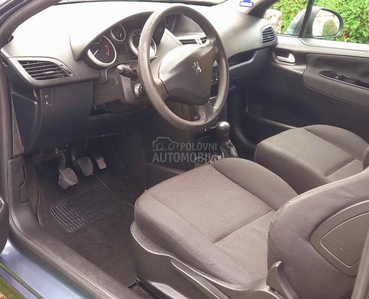 Peugeot 207 1.6 hdi BESPREKORAN Peugeot 207 1.6 hdi BESPREKORAN