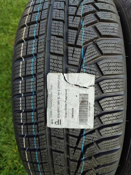 Hankook 205/55 R17 Zimska