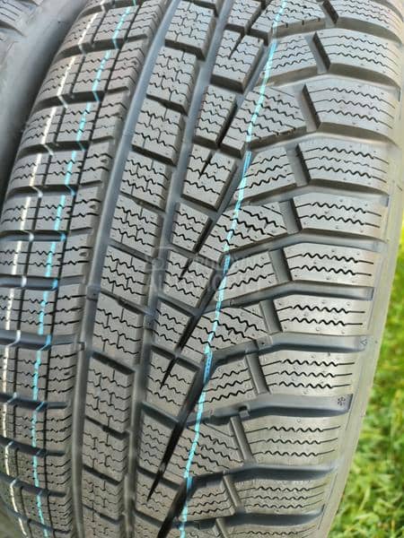 Hankook 205/55 R17 Zimska