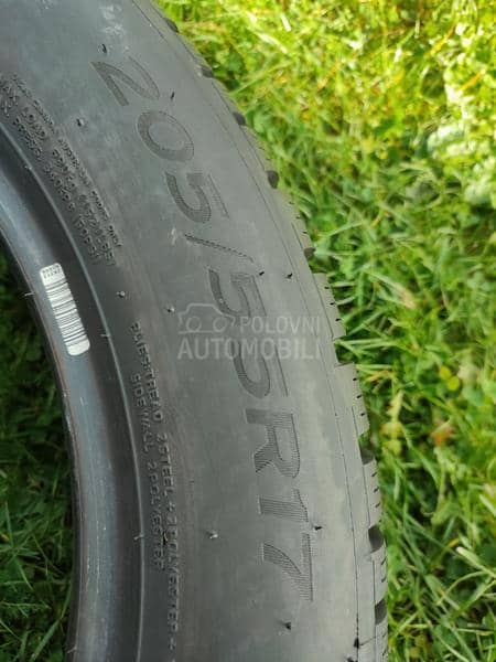 Hankook 205/55 R17 Zimska