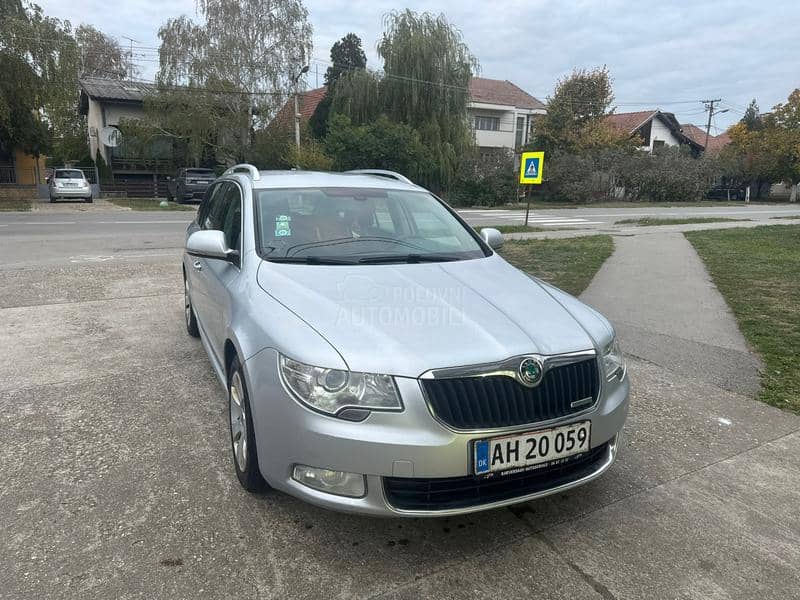 Škoda Superb Xenon - Alcantara