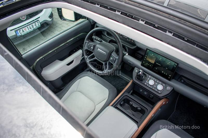 Land Rover Defender HSE P400e