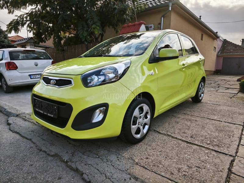 Kia Picanto 1.0i STYLE