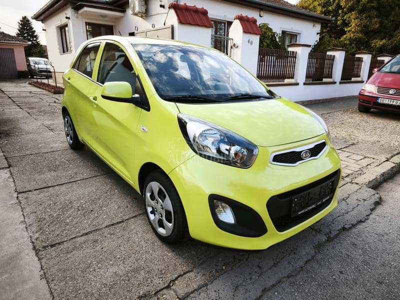 Kia Picanto 1.0i STYLE