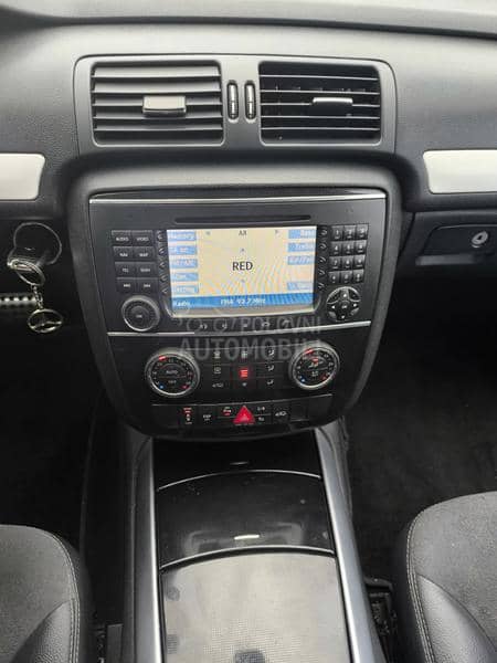 Mercedes Benz R 320 