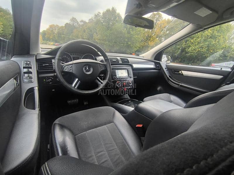 Mercedes Benz R 320 