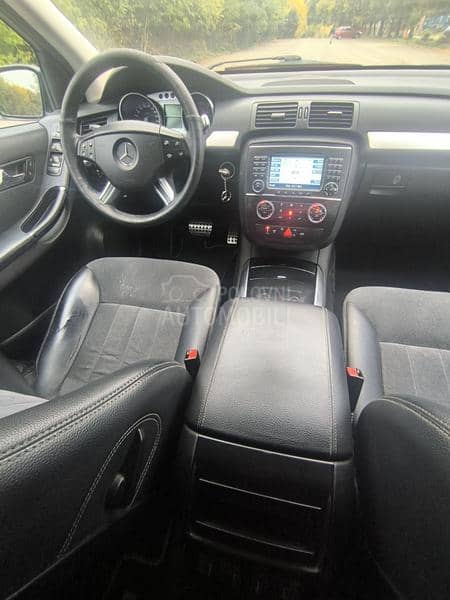 Mercedes Benz R 320 