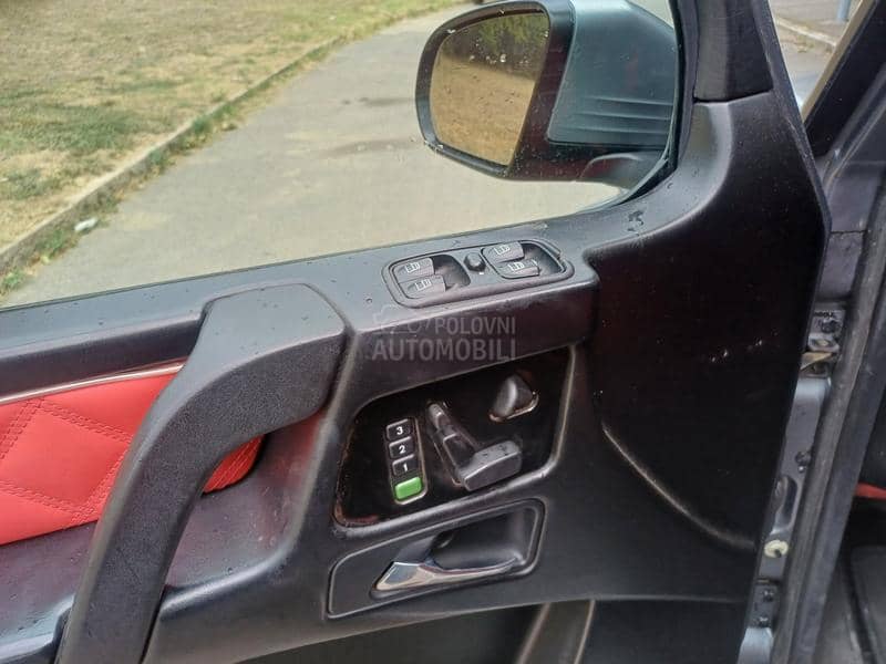 Mercedes Benz G 400 