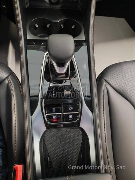 MG HS 1.5 225hp Hybrid MG HS 1.5 225hp Hybrid