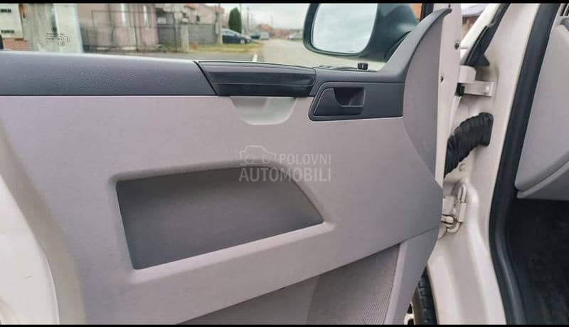 Volkswagen Transporter T5 2.0TDI