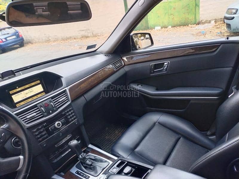 Mercedes Benz E 220 CDI