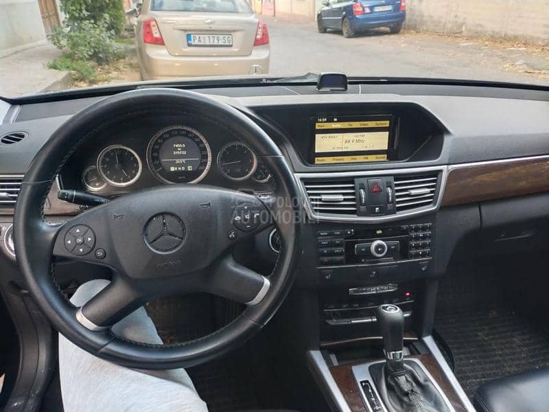 Mercedes Benz E 220 CDI