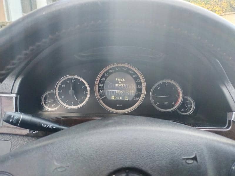 Mercedes Benz E 220 CDI