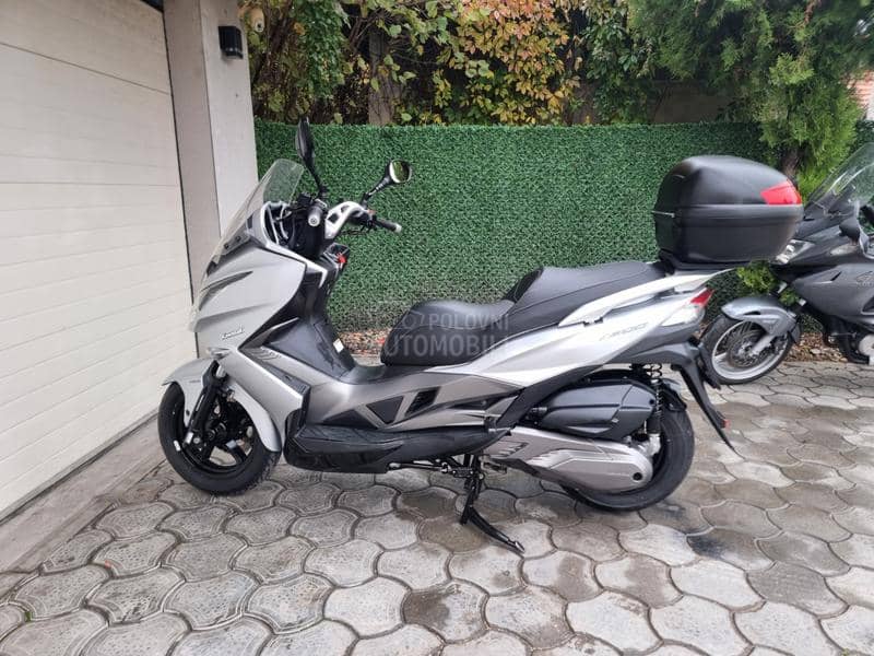 Kawasaki J300