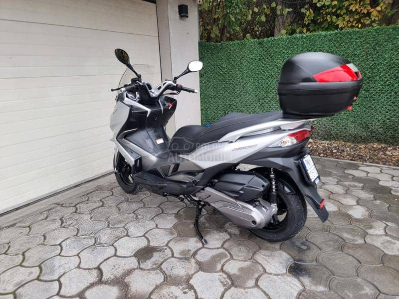 Kawasaki J300