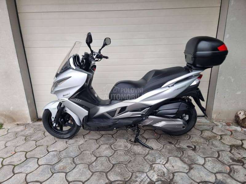 Kawasaki J300