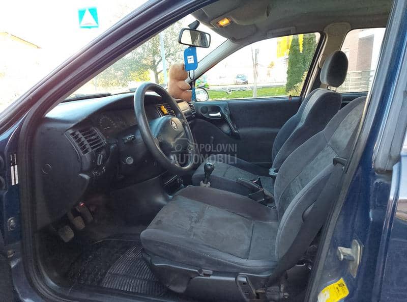 Opel Vectra B 