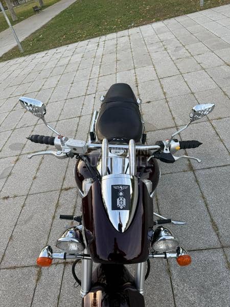 Suzuki Intruder