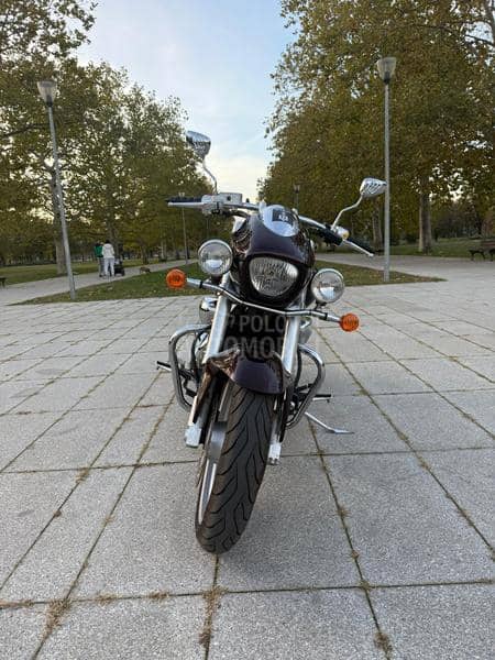 Suzuki Intruder