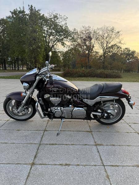 Suzuki Intruder