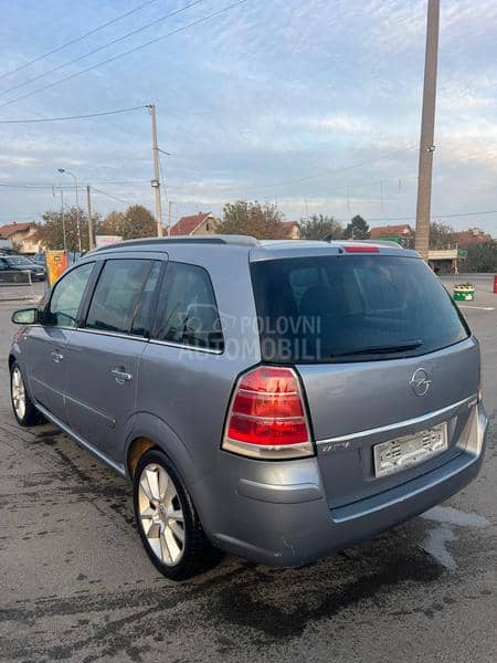 Opel Zafira 1.9 cdti cosmo