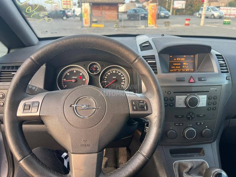 Opel Zafira 1.9 cdti cosmo
